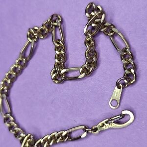 Elegant Gold Chain Bracelet